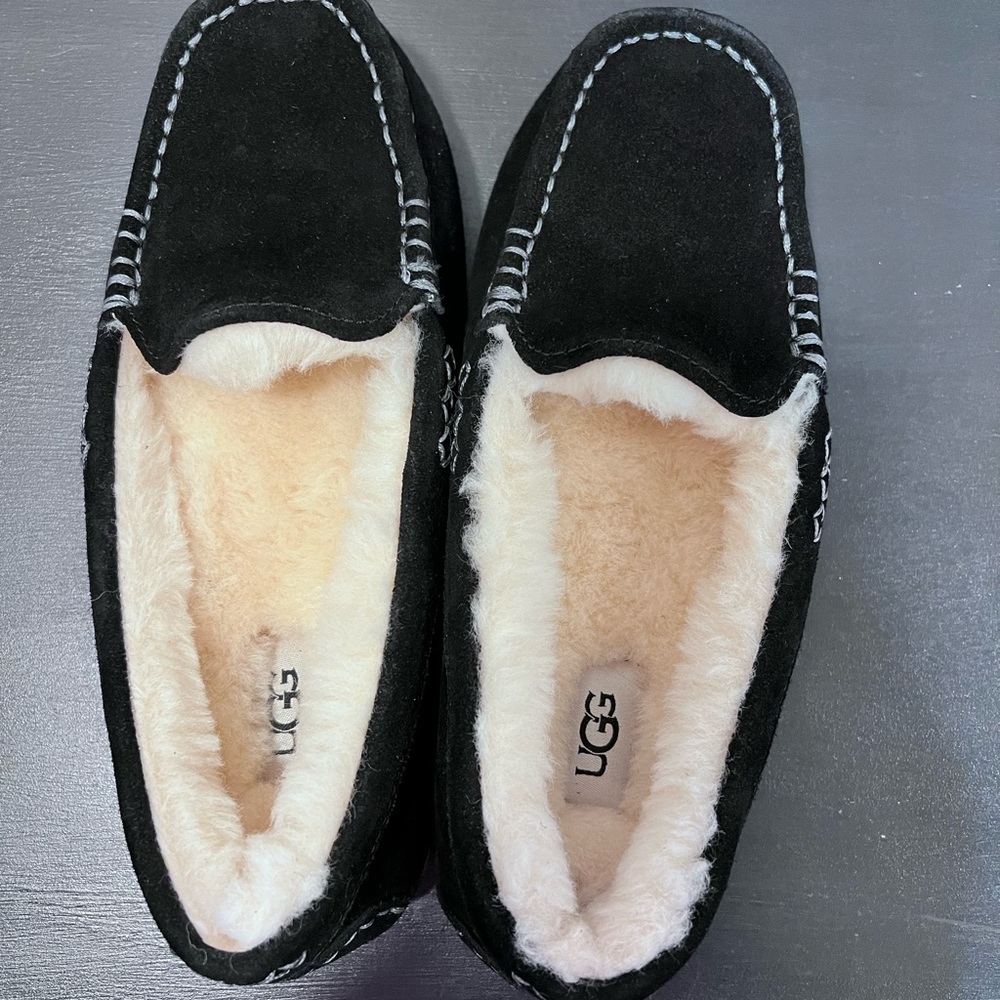 UGG Ansley Slipper Moccasin Size 6